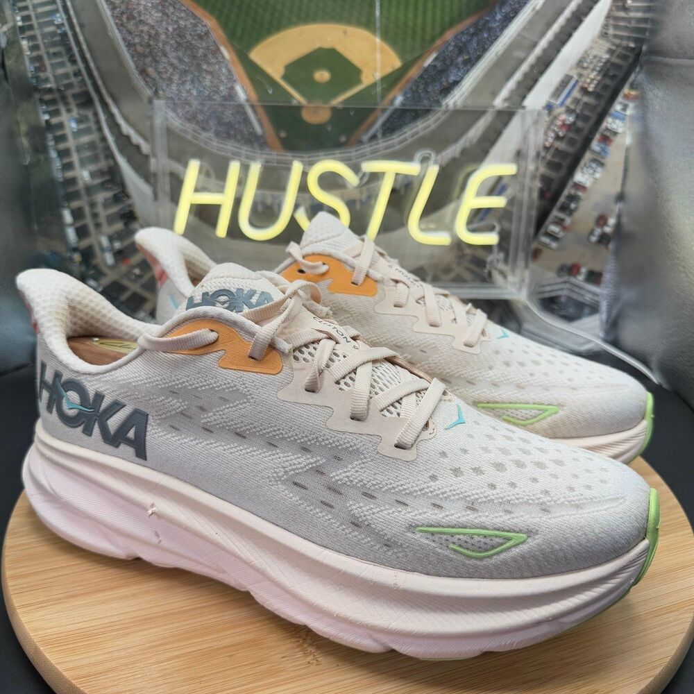 Hoka One One Women’s Clifton 9 ‘Vanilla Astral’ Size 9.5B